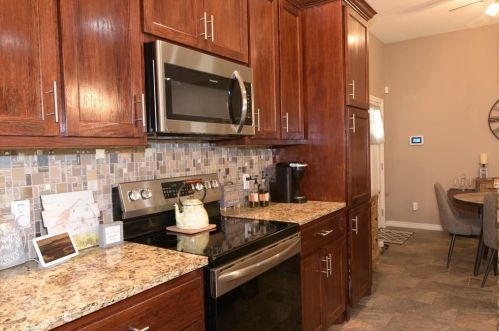 303 Walnut St, Whitewright TX 75491-2243 exterior