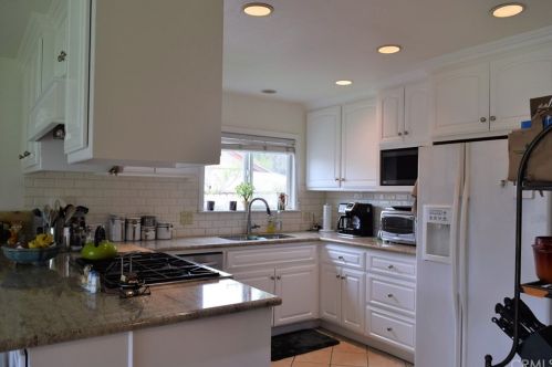 801 Apache Trl, Riverside CA  92507-6037 exterior