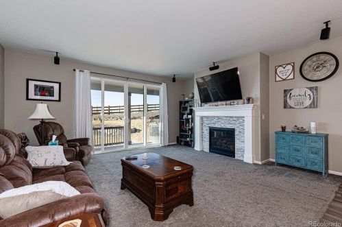 6571 Addison Way, Aurora CO 80016-4162 exterior