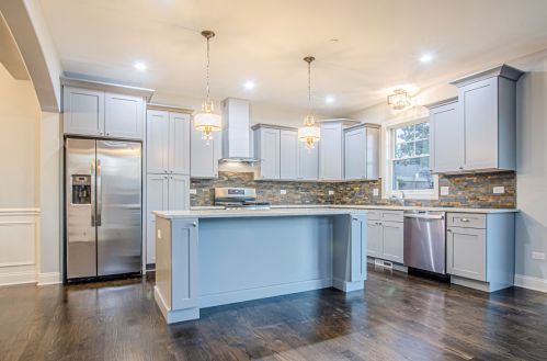 1561 Dakota Dr, Elk Grove Vlg, IL 60007-2901