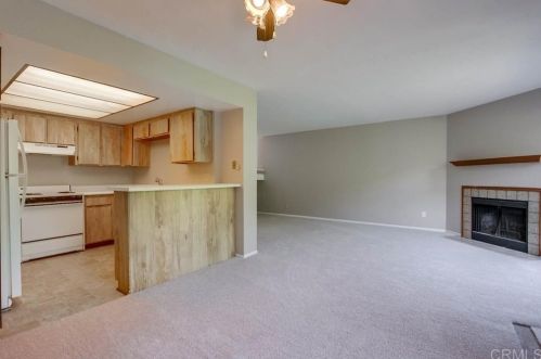 691 Ascot Dr, Vista CA 92083-4207 exterior