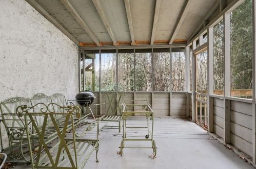 11 Ardmore Sq, Atlanta GA  30309-1821 exterior