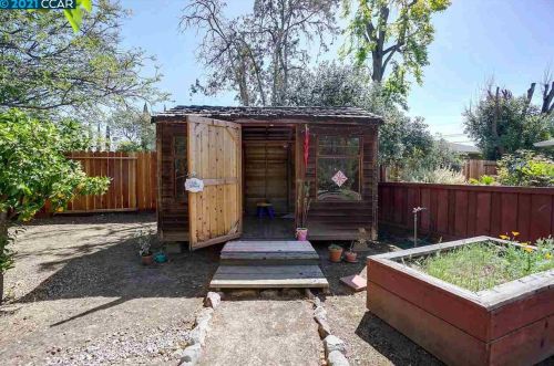 3381 El Monte Dr, Concord CA  94519-2806 exterior