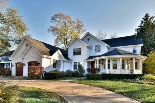 369 59th St, Willowbrook, IL 60527-1764