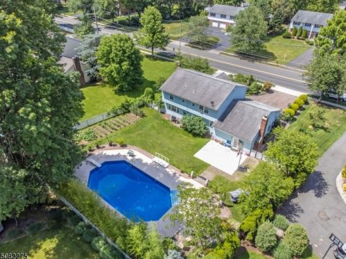 159 Knoll Rd, Parsippany, NJ 07054-1443