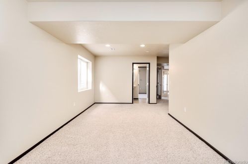 8136 Algonquian Cir, Aurora CO 80016-7018 exterior