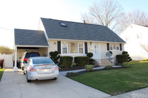 13 Darwin Rd, Old Bridge, NJ 08857-1309