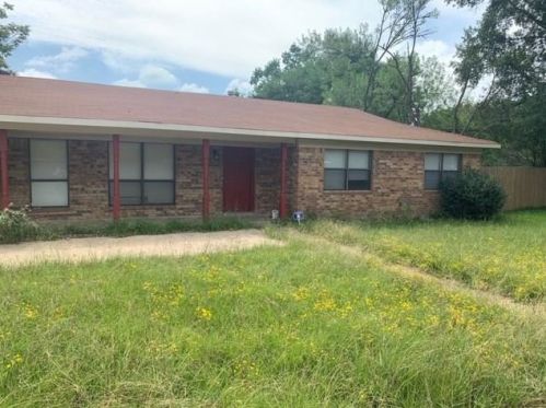 111 Meadow Ln, Mapleton, TX 75835-2311