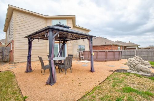 2932 Wispy Trl, Fort Worth TX  76108-8902 exterior