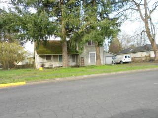 1214 Clark St, Cornelius, OR 97113-8905