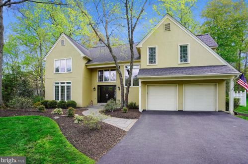 9111 Meadowcreek Ln, Lorton, VA 22079-3238