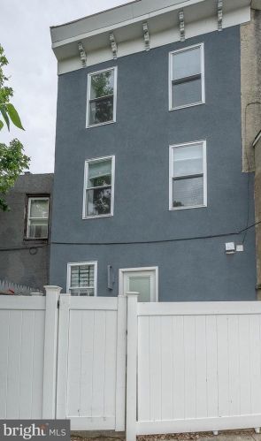 1515 4th St, Philadelphia, PA 19147-6528