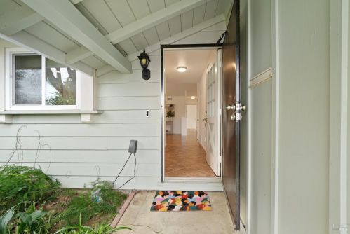 448 Azalea Way, Vacaville, CA 95688-4307
