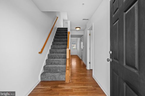 43 Breezewood Dr, Hanover PA  17331-9585 exterior