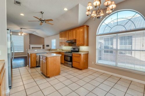 9141 Winding River Dr, Fort Worth TX  76118-7758 exterior