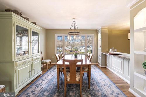 5104 Cicero Ct, Annandale, VA 22003-4107