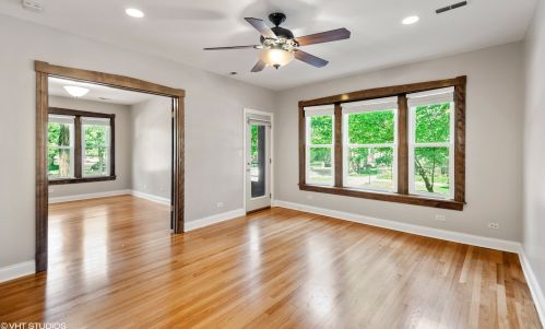 4656 Winchester Ave, Chicago, IL 60609-3850