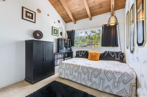 6815 Niumalu Loop, Honolulu HI  96825-1639 exterior