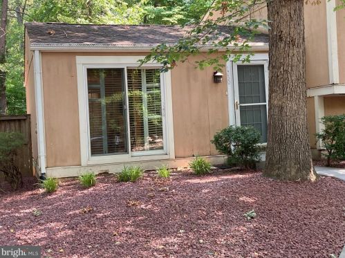 12302 Tigers Eye Ct, Herndon, VA 20191-1111