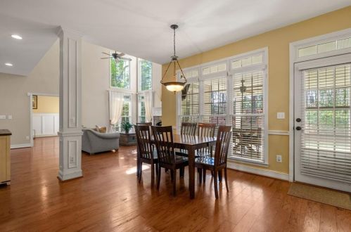 1075 Queensgate Dr, Smyrna GA  30082-6400 exterior