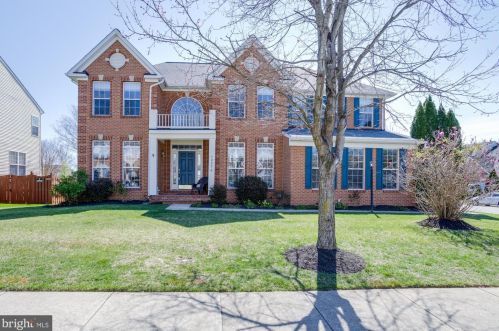 12276 Scarlet Maple Dr, Gainesville, VA 20155-3873