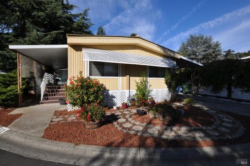 700 Gobbi St, Ukiah CA  95482-6200 exterior