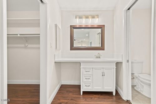 3855 Altura Ave, Glendale CA 91214-3456 exterior