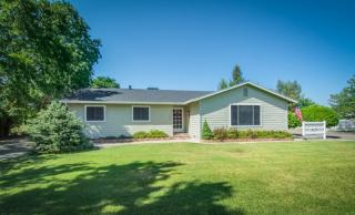 300 Dakota Ave, Biggs, CA 95917-9785