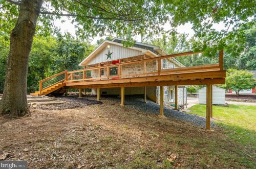 365 Big Oak Dr, Shepherdstown WV 25443-4598 exterior