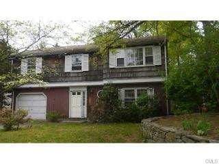 18 Honeysuckle Dr, Norwalk, CT 06851-3204