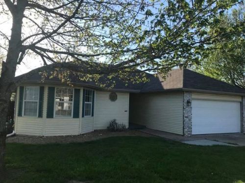 411 Wampler Dr, Clever, MO 65631-6561