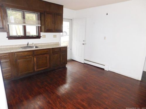 4 Monaco Cir, Derby CT  06418-2067 exterior