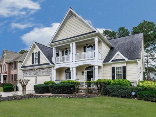 828 Valley Dr, Holly Springs, GA 30114-7722