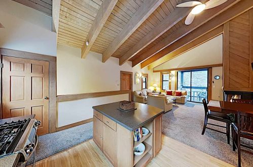 3026 Silver Strike, Truckee CA  96161-4208 exterior