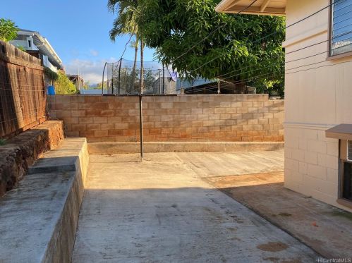 728 21 Ave, Honolulu HI  96816-4516 exterior