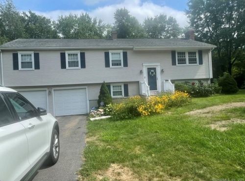 22 Brewster Rd, Windsor, CT 06095-2618