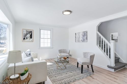 4 Terry Ln, Clark, NJ 07066-1310