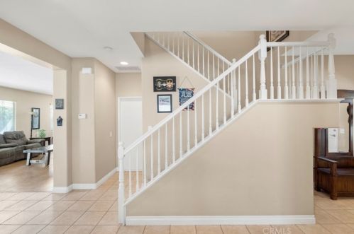 17876 Robusta Dr, Riverside CA  92503-7072 exterior