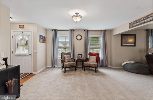 22 Meade Dr, Carlisle PA 17013-8141 exterior