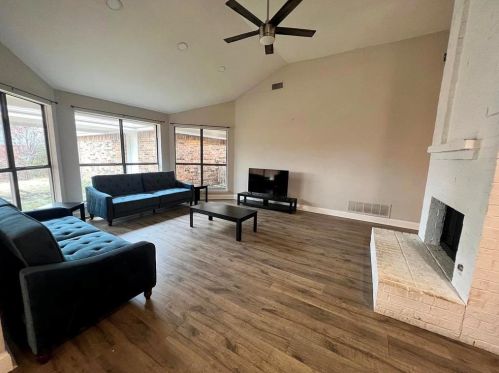 2013 Stein Way, Carrollton TX  75007-2214 exterior