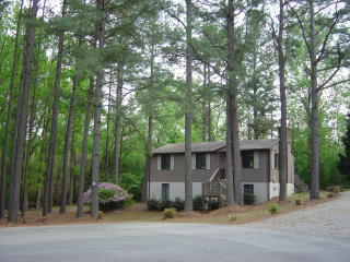 2 Country Club Dr, Gasburg, VA 23857-2333