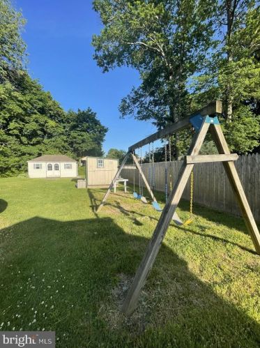 160 Crst Ave, Trenton NJ  08690-2103 exterior