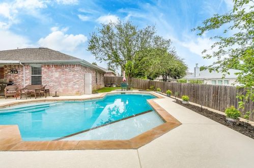 8100 Broken Arrow Rd, Fort Worth TX  76137-1291 exterior