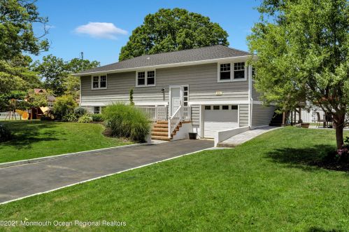 331 Sudbury Rd, Point Pleasant Beach, NJ 08742-2062