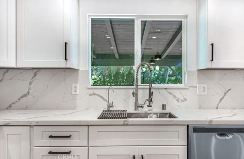 5510 Burnet Ave, Van Nuys CA  91411-3508 exterior