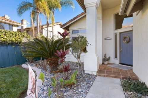 2021 White Birch Dr, Vista, CA 92081-7319