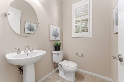 78 Rembrandt, Irvine CA  92620-7314 exterior