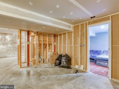 365 Chickamauga Dr, Harpers Ferry WV 25425-3633 exterior