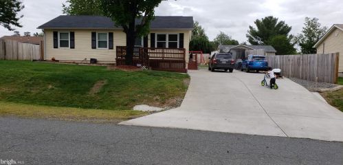 2110 Mill Garden Dr, Fredericksburg, VA 22407-1349