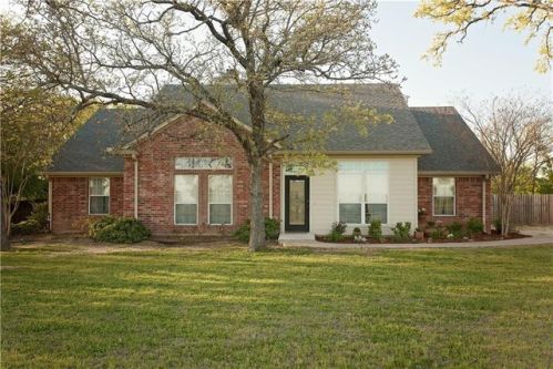 375 Lakeland Park Cir, Kirk, TX 76664-5347